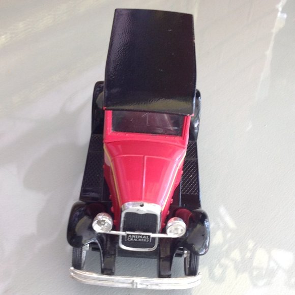 Nabisco Barnum's Animal Crackers  Limited Edition Truck Bank - Picture 3 of 6